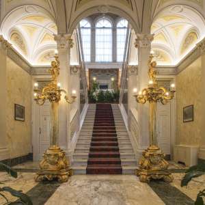 Grand Hotel Villa Serbelloni Central Stairs