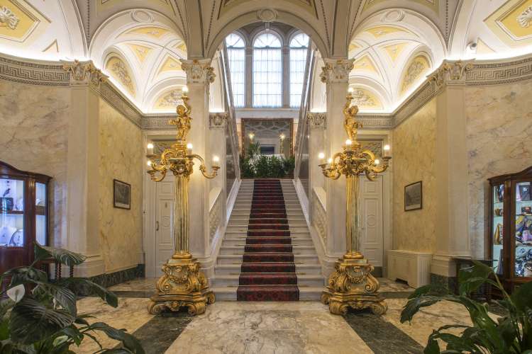 Grand Hotel Villa Serbelloni Central Stairs2